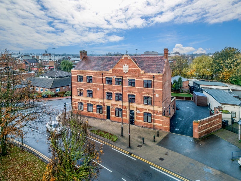 Room Bond Street in Nuneaton and Bedworth