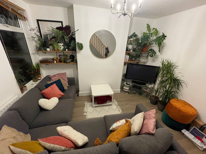 Room Luckwell Road in Bristol