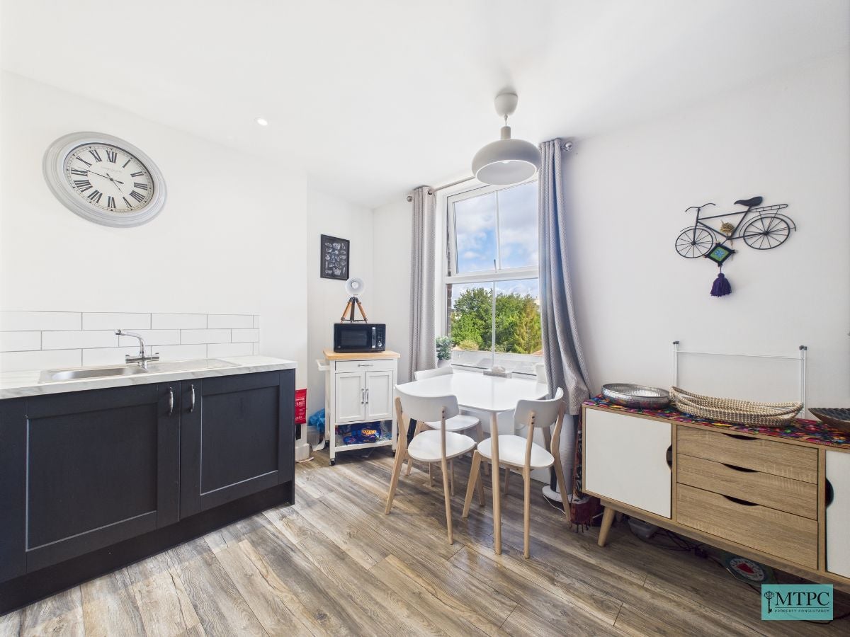 Flat Acomb Road in York