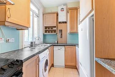 Flat Leigham Vale in Greater London