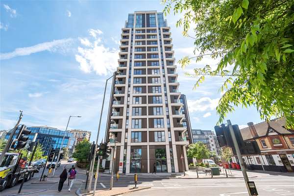 Flat Watlington Street in Reading