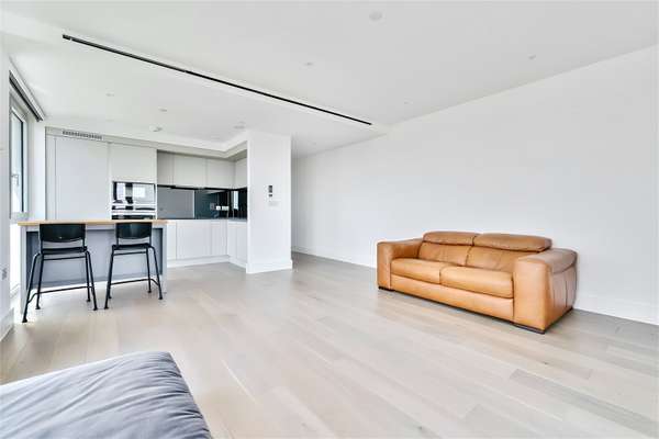 Flat Watlington Street in Reading