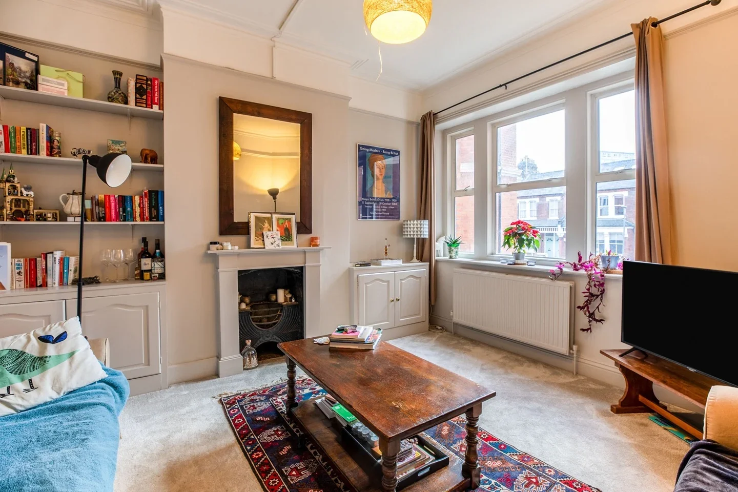 Flat Lurline Gardens in Greater London