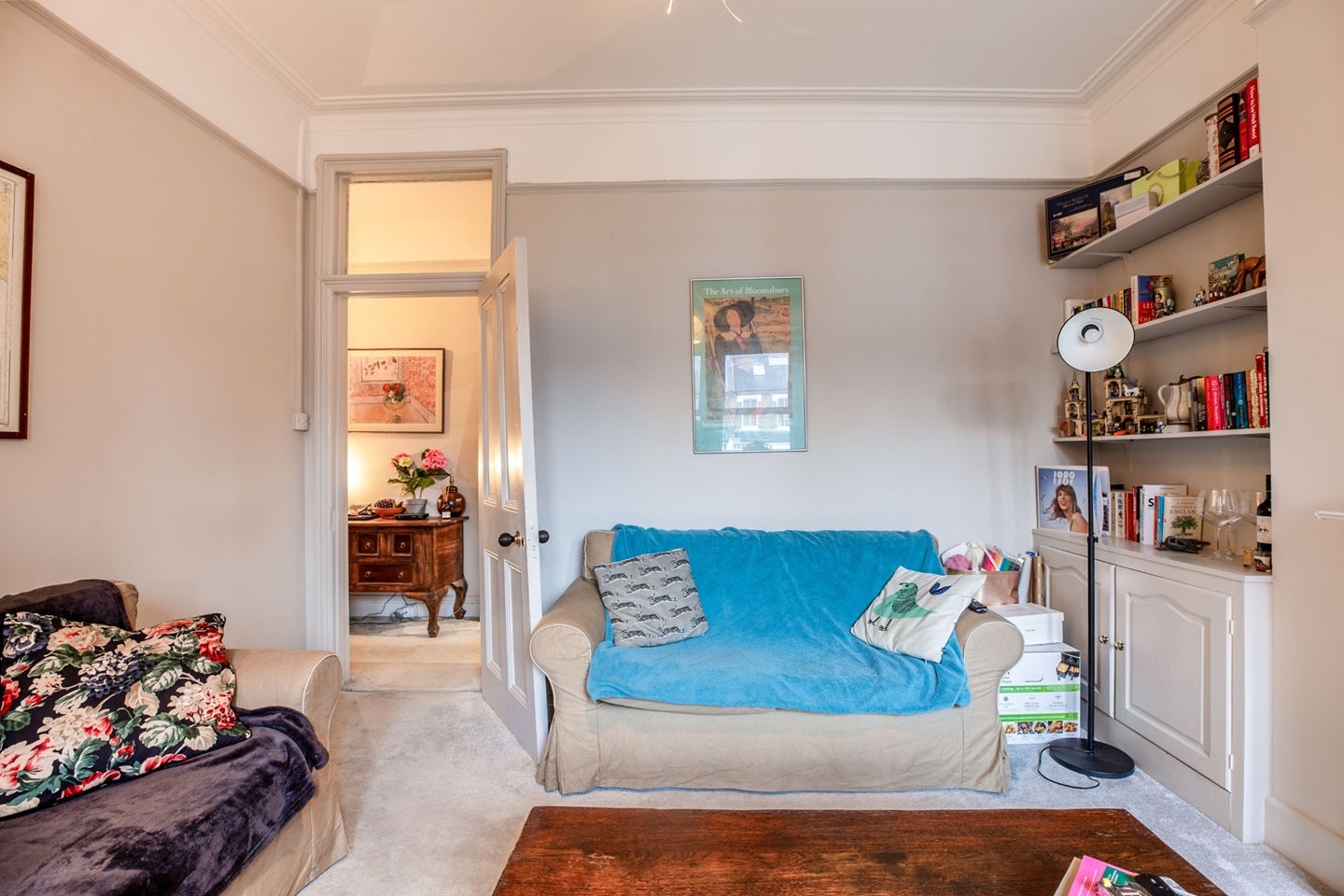 Flat Lurline Gardens in Greater London