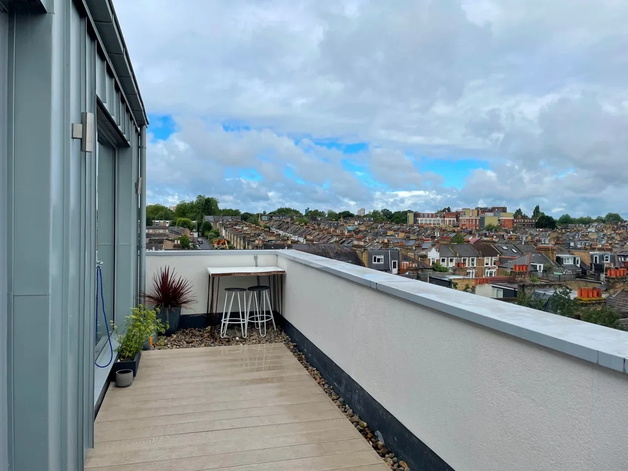 Flat Chatham Road in Greater London