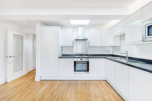 Flat Ealing Green in Greater London