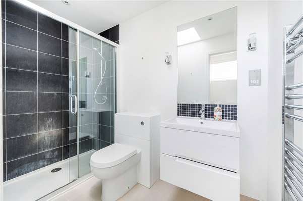 Flat Ealing Green in Greater London