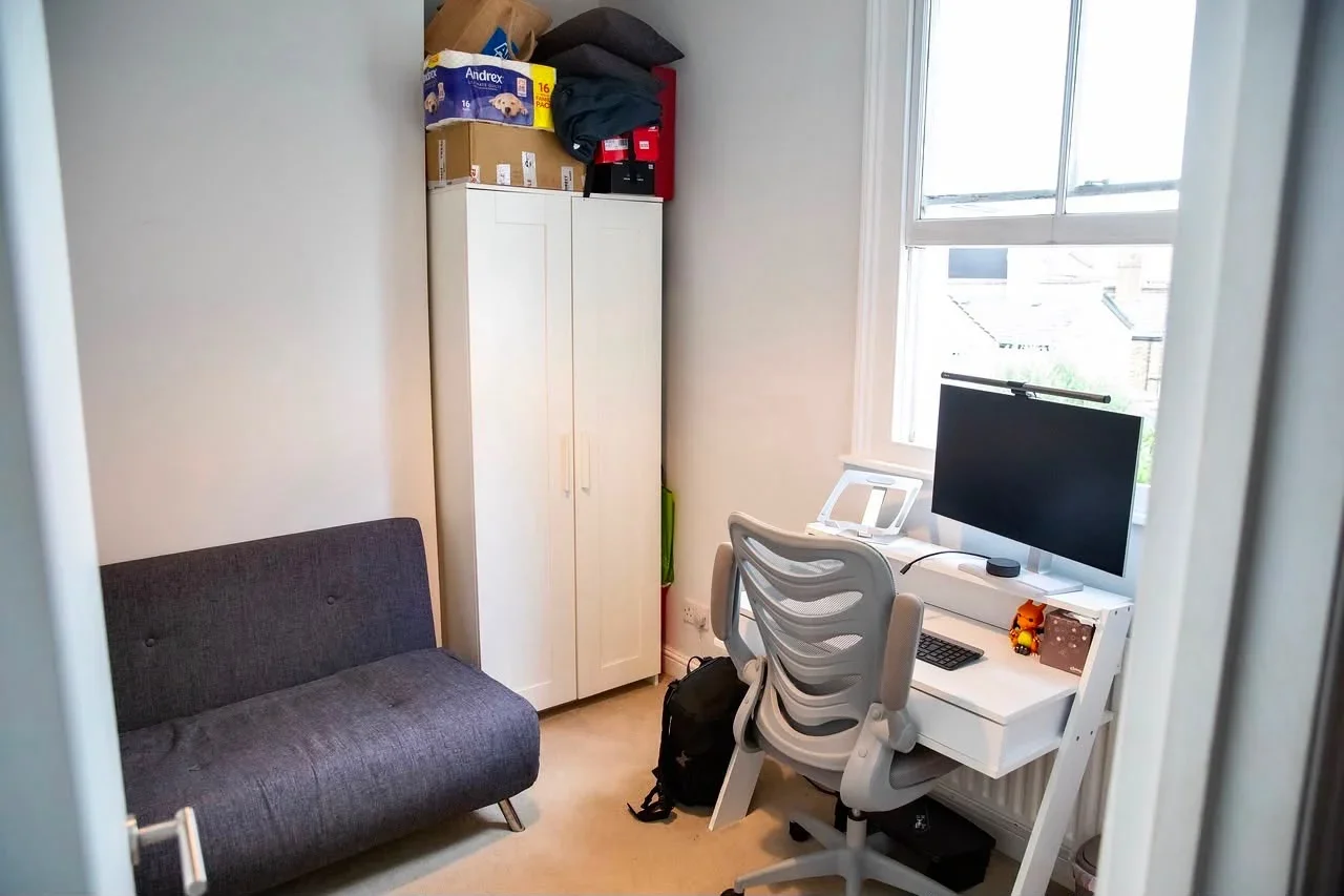 Flat Avenell Road in Greater London