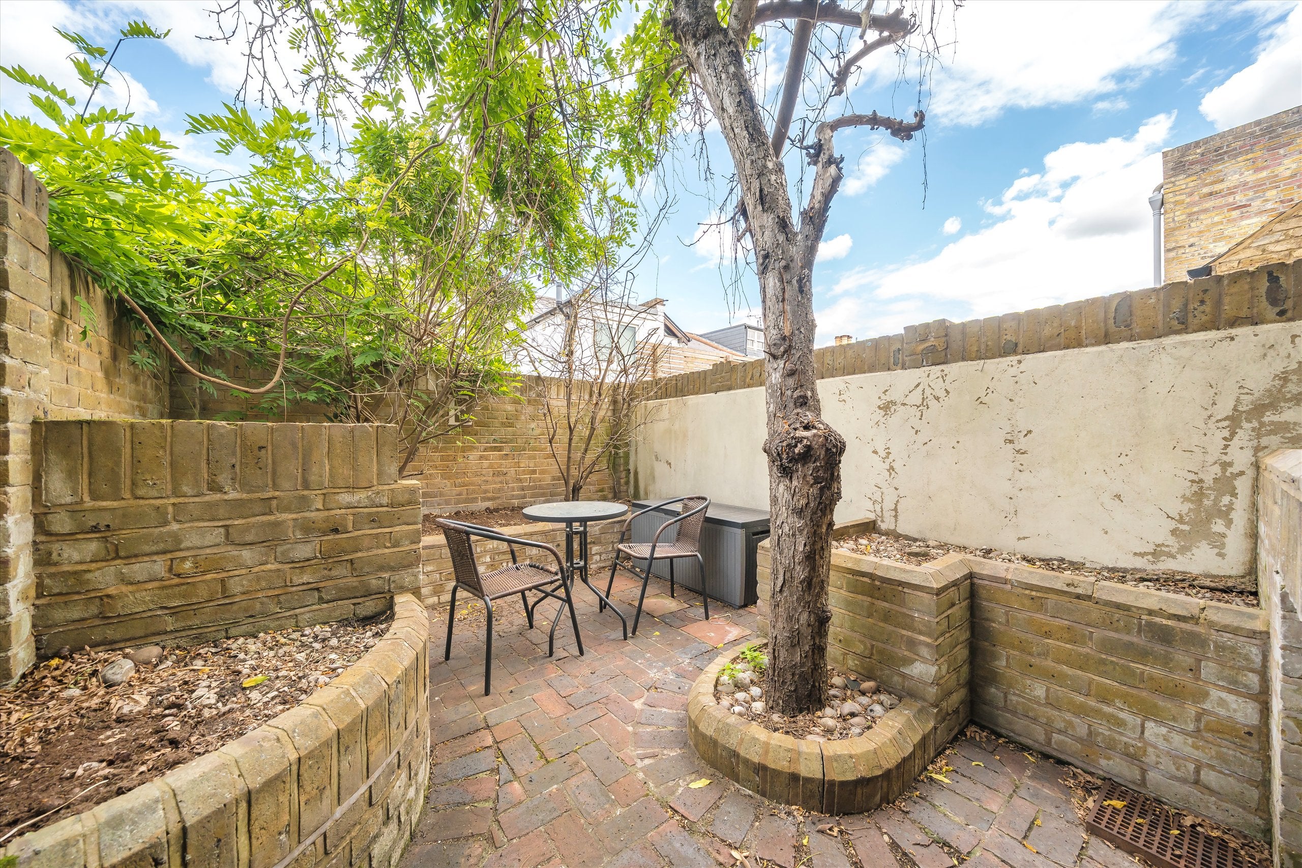 Flat Lorne Road in Greater London