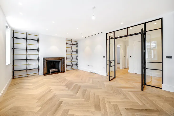 Flat Tryon Street in Greater London
