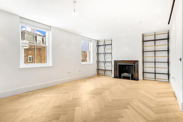 Flat Tryon Street in Greater London