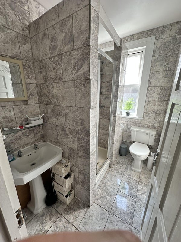 Room Widdenham Road in Greater London