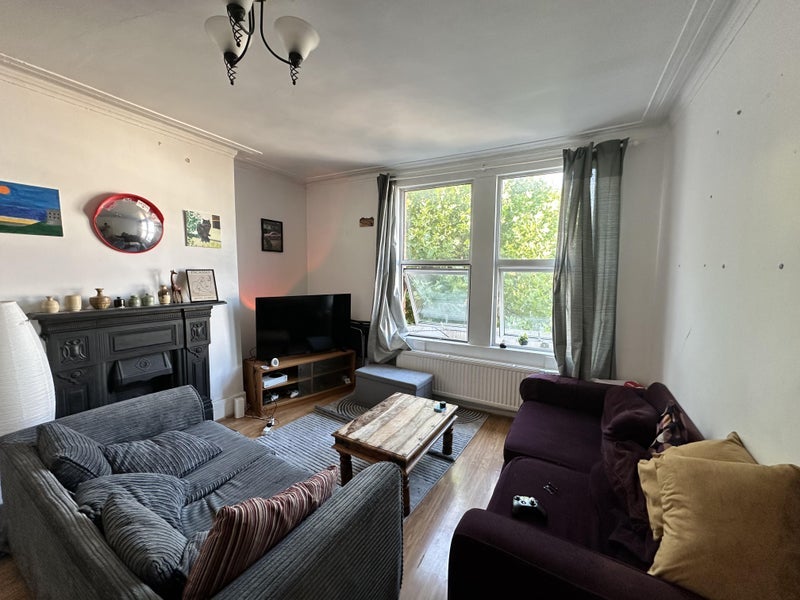 Room Widdenham Road in Greater London
