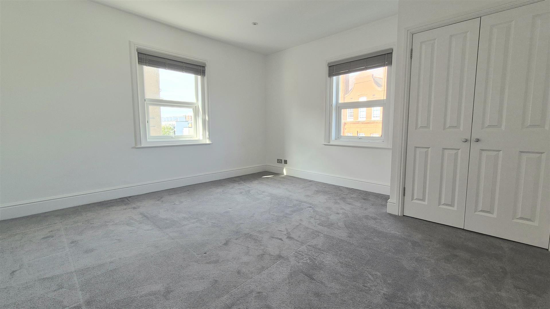 Flat Kent Road in Portsmouth