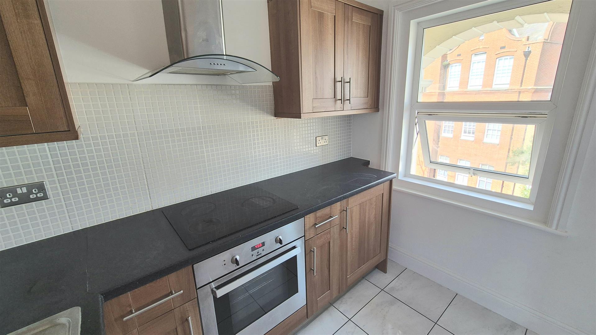Flat Kent Road in Portsmouth