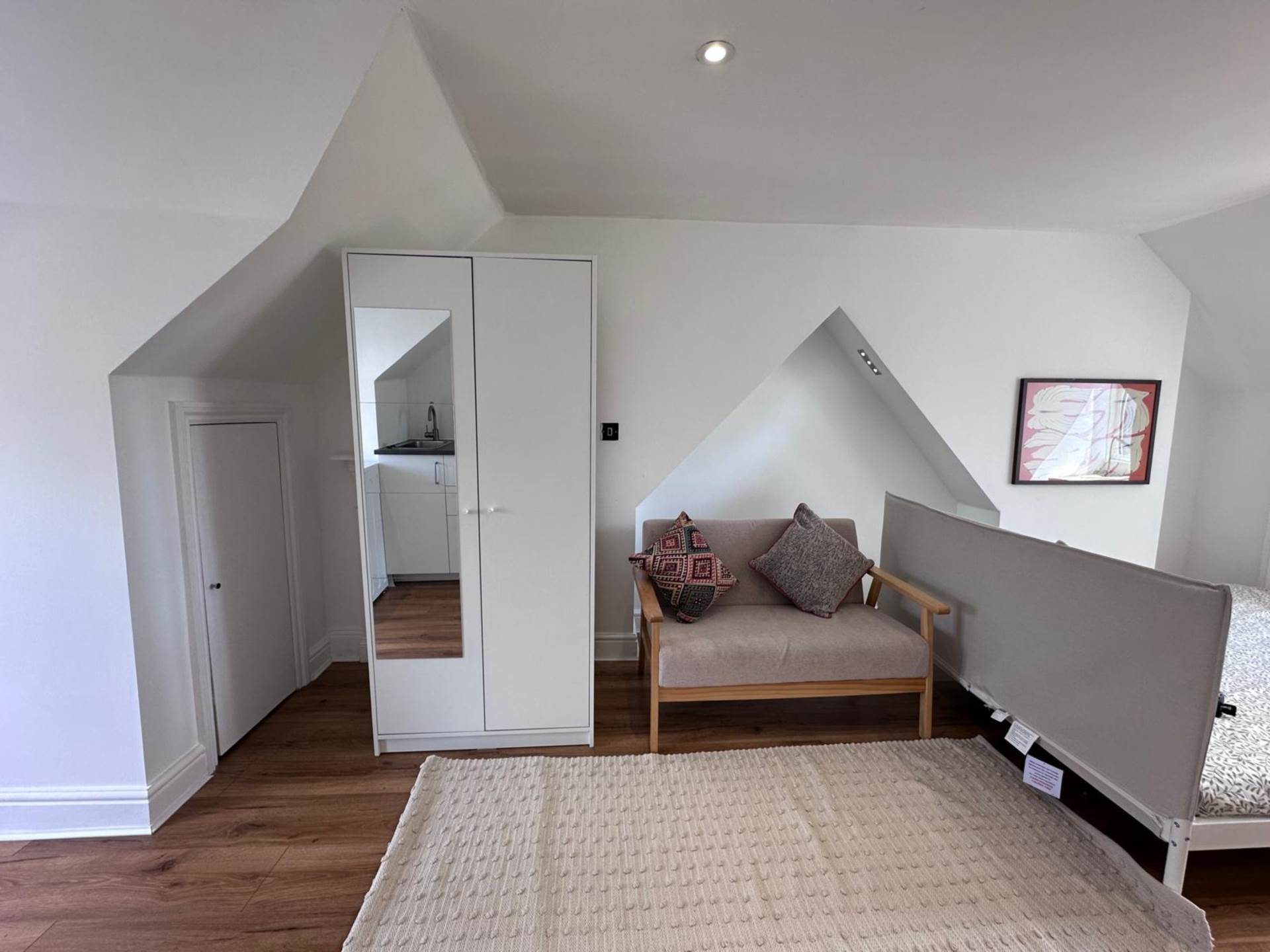 Flat Gordon Road in Greater London