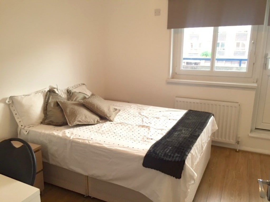 Flat Prince of Wales Close in Greater London