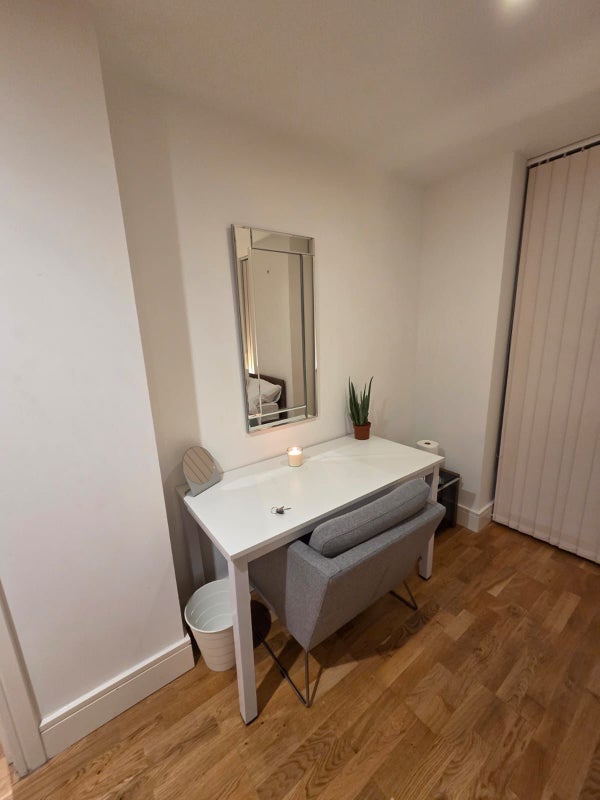 Room Seager Place in Greater London