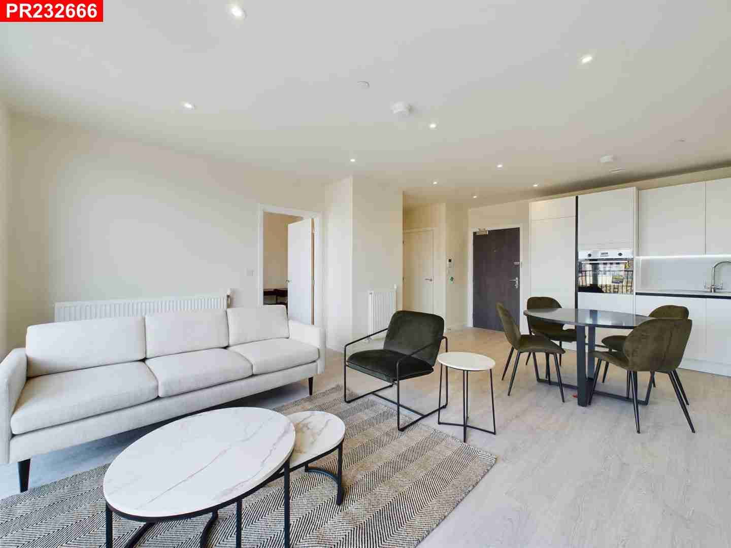 Flat Hargrave Drive in Greater London