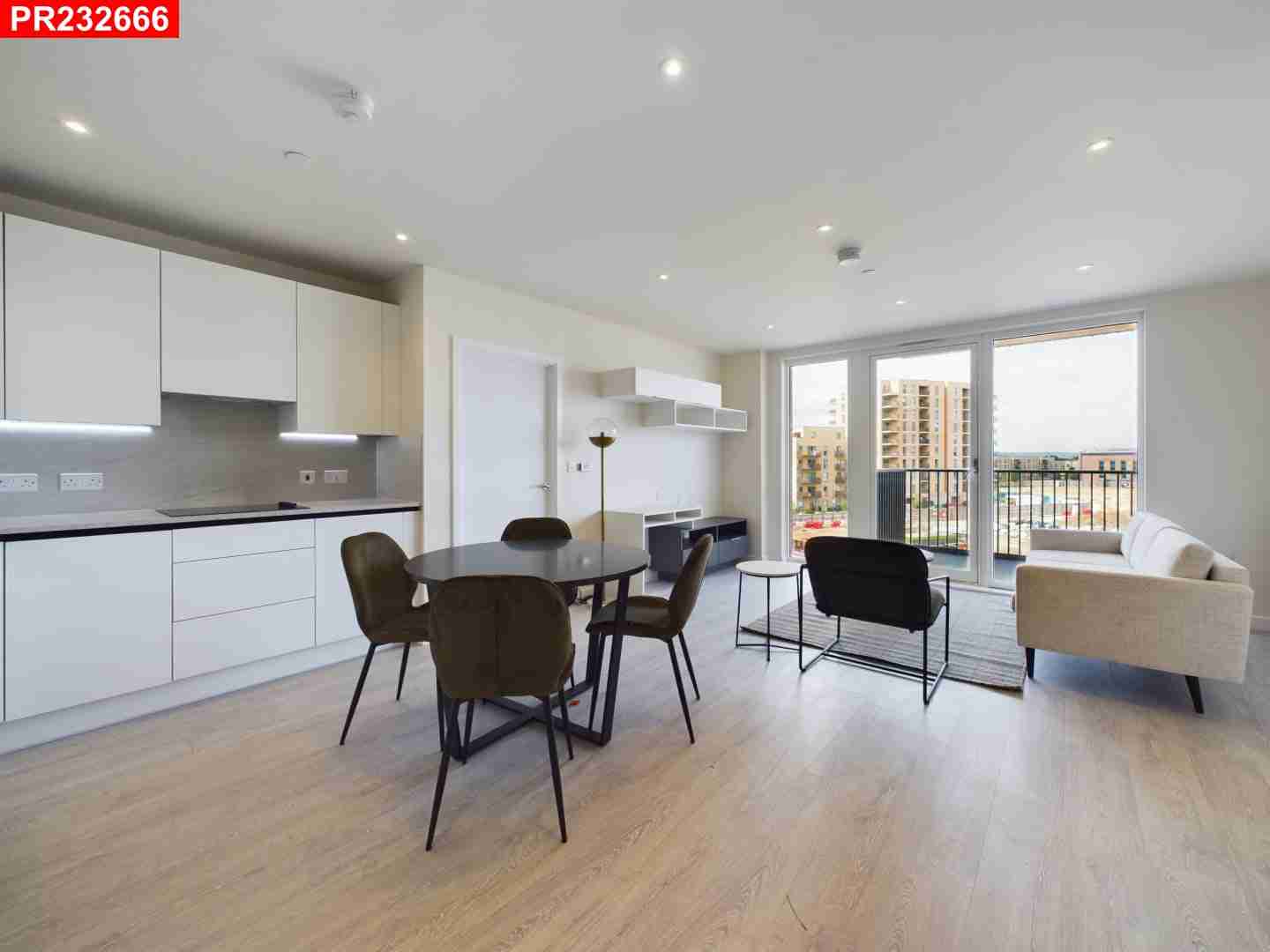 Flat Hargrave Drive in Greater London