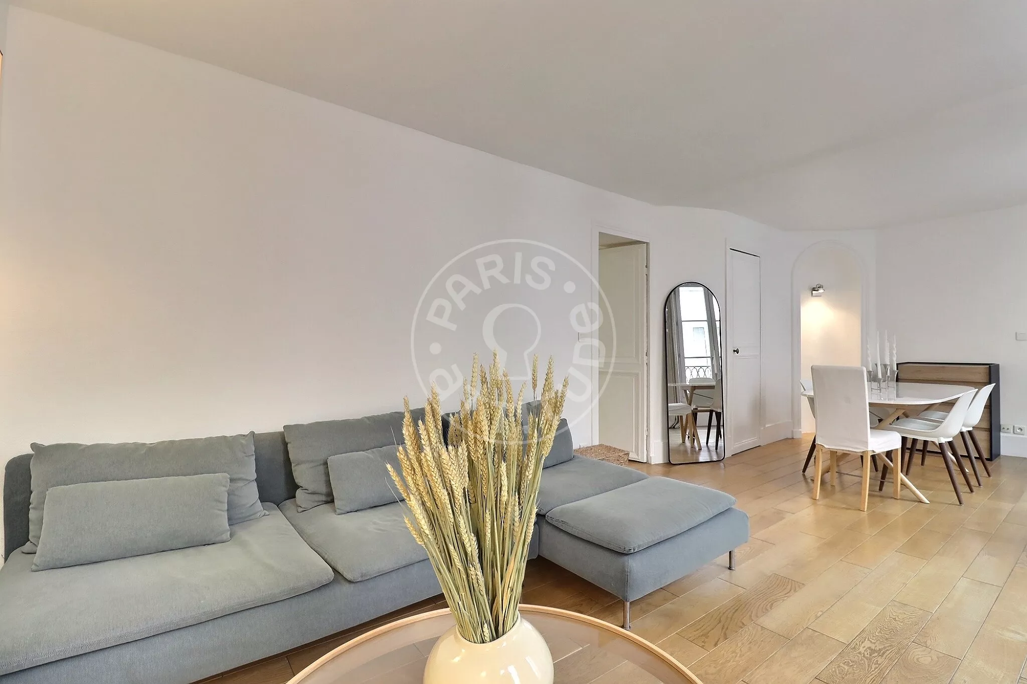 Flat Rue de la Sourdière in Paris