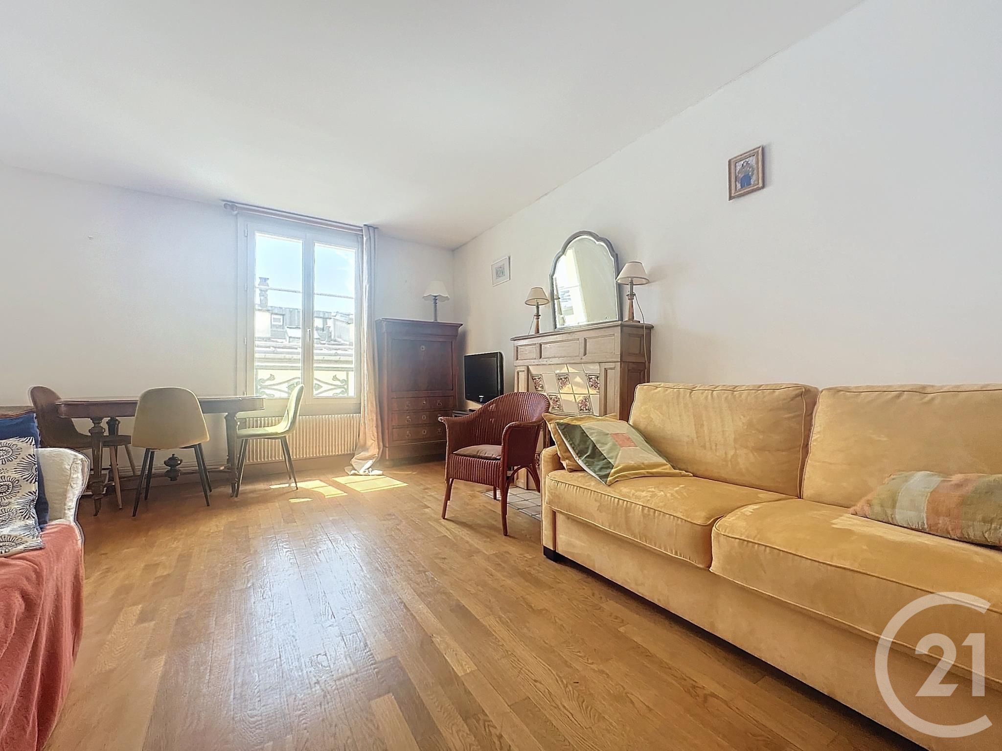 Flat Rue de la Roquette in Paris