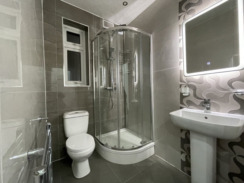 Room Belgrave Avenue in Manchester