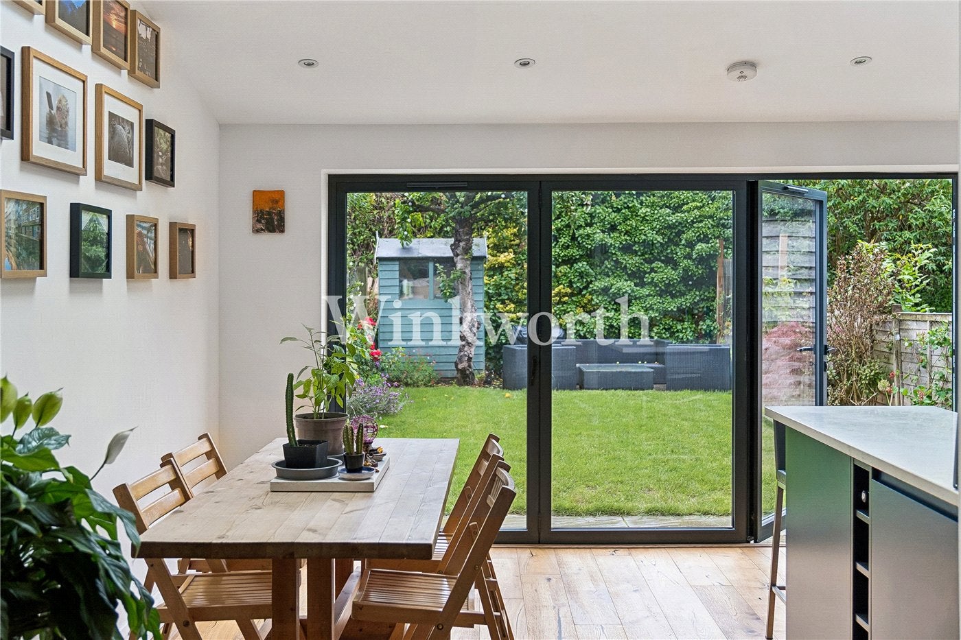 Room Langham Road in Greater London