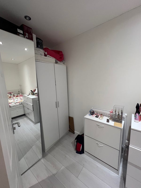 Room Gillespie Road in Greater London