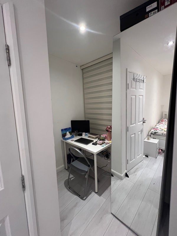 Room Gillespie Road in Greater London