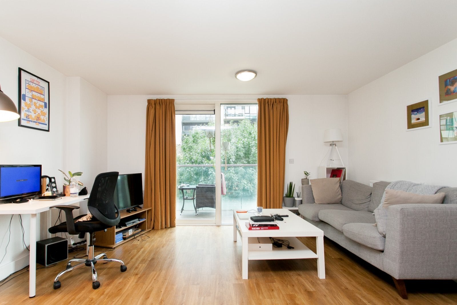 Flat Dalston Lane in Greater London