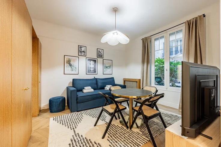 Flat Rue Raffet in Paris