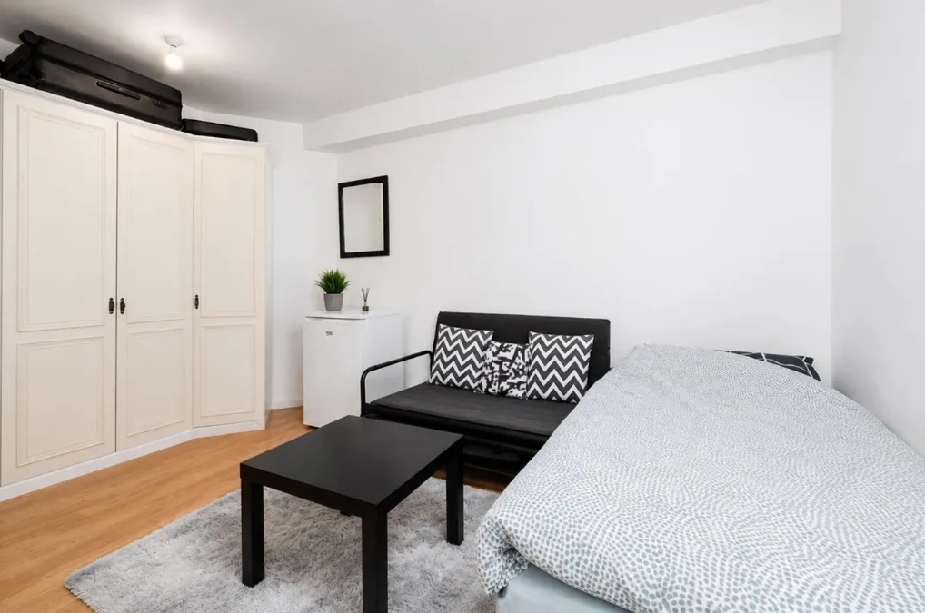 Flat Lucan Place in Greater London