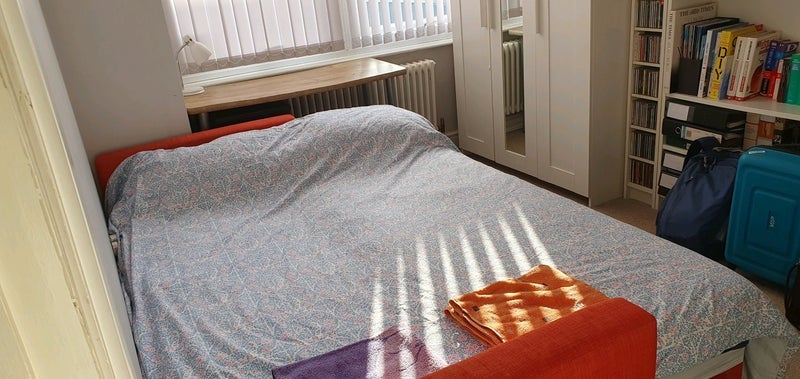 Room Wycliffe Road in Greater London