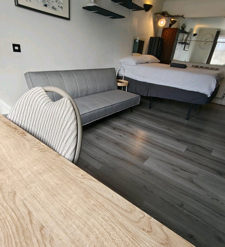 Room Robert Burns Mews in Greater London