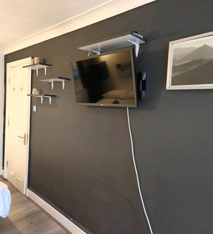 Room Robert Burns Mews in Greater London