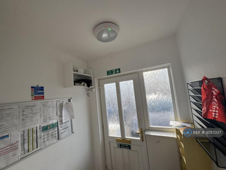 Room Torver Road in Greater London