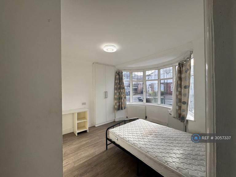 Room Torver Road in Greater London