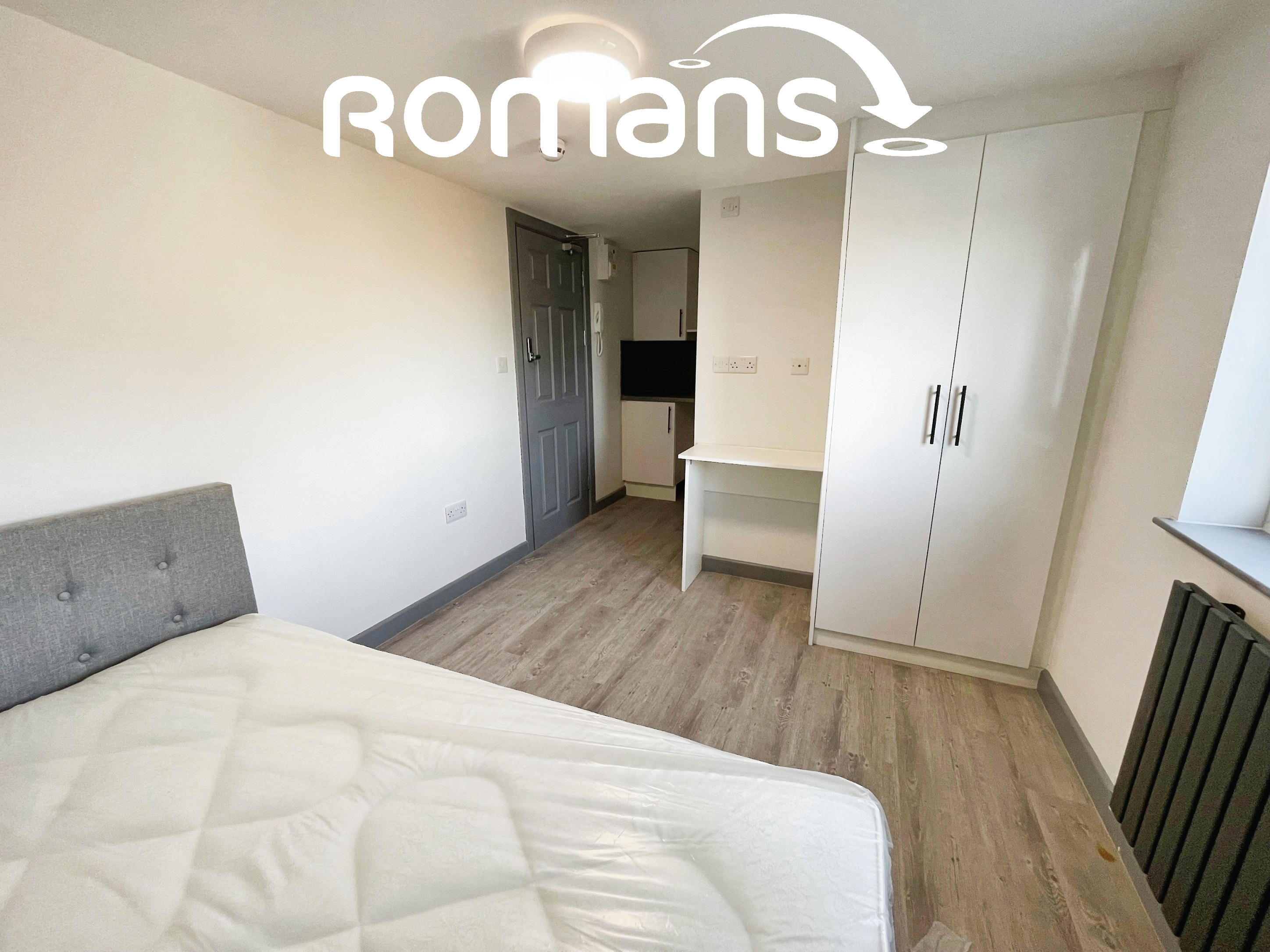 Room Ringwood Road in Reading