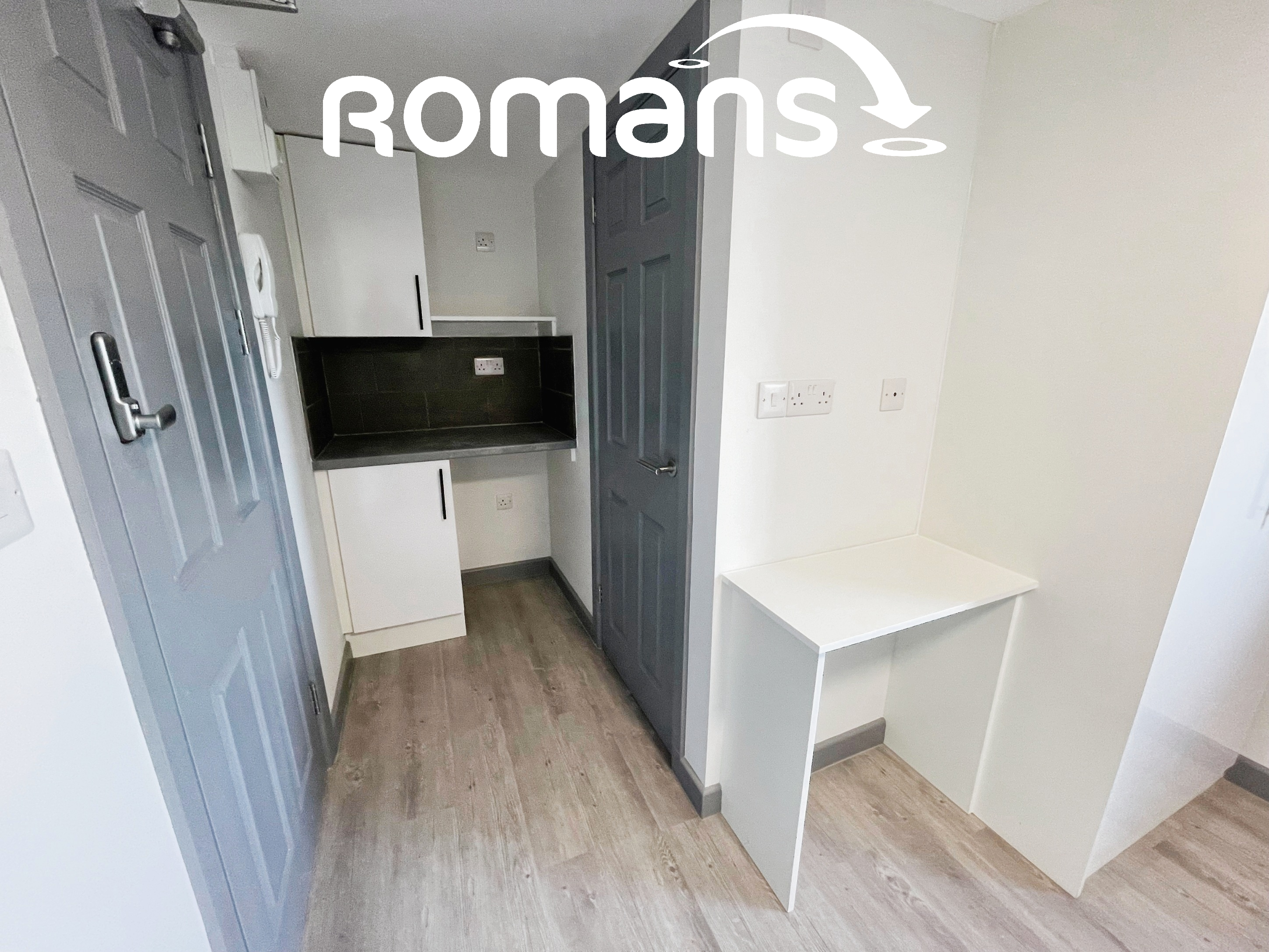 Room Ringwood Road in Reading