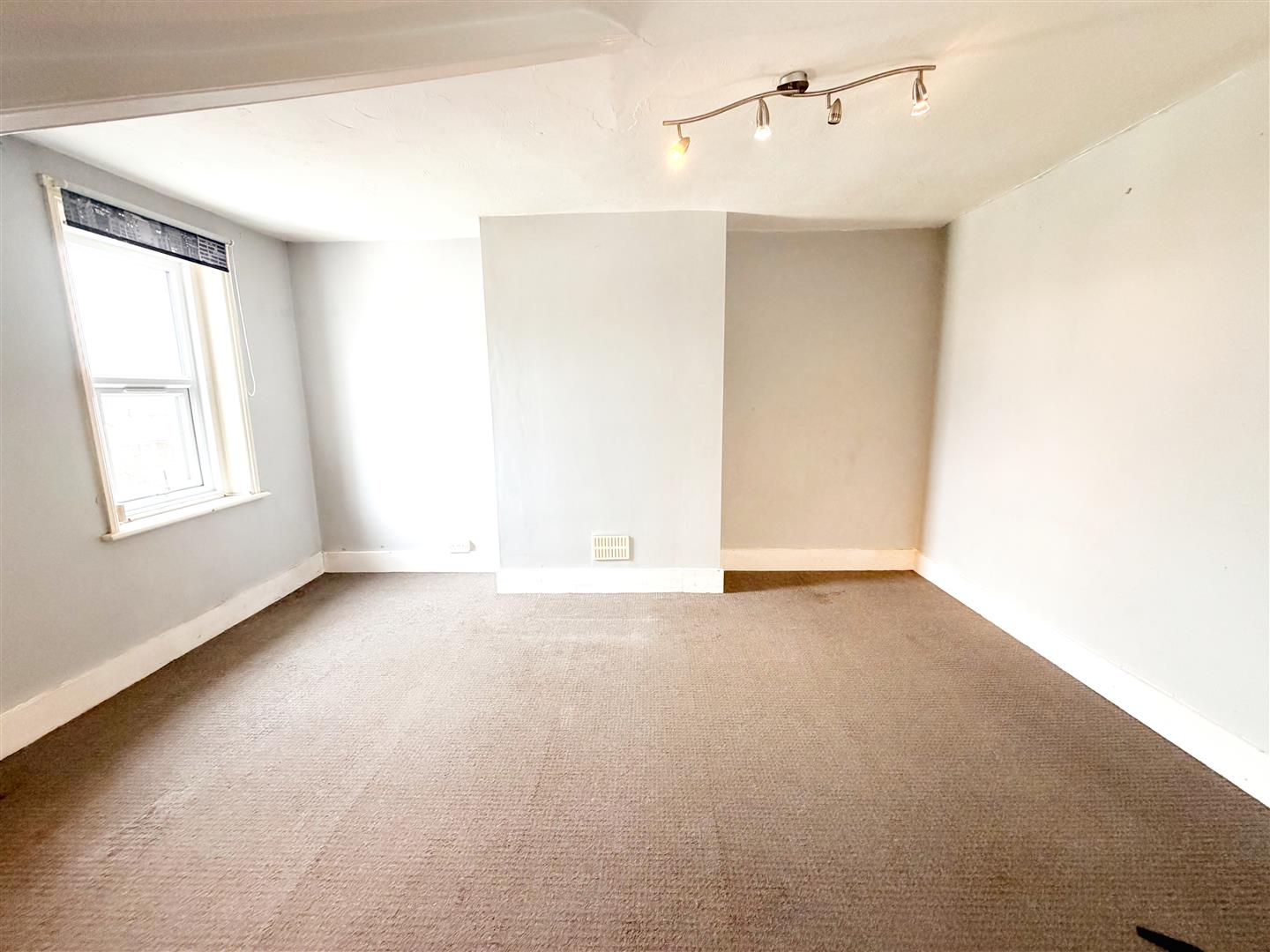 Flat Sedlescombe Road South in St Leonards