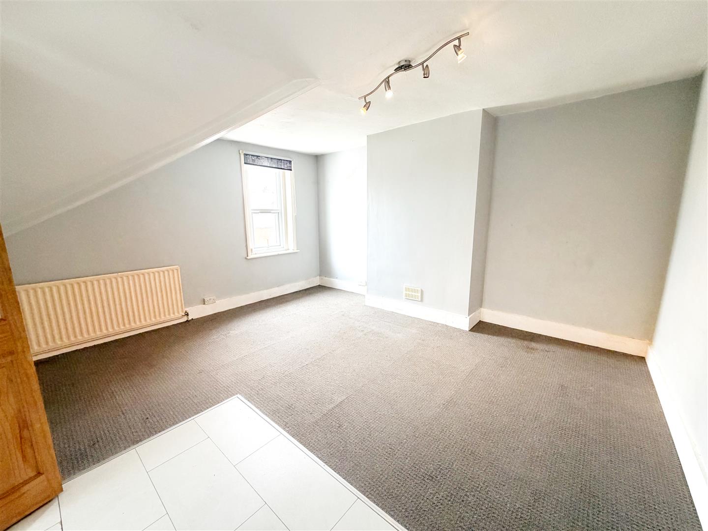 Flat Sedlescombe Road South in St Leonards