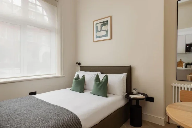 Flat Lymington Road in Greater London