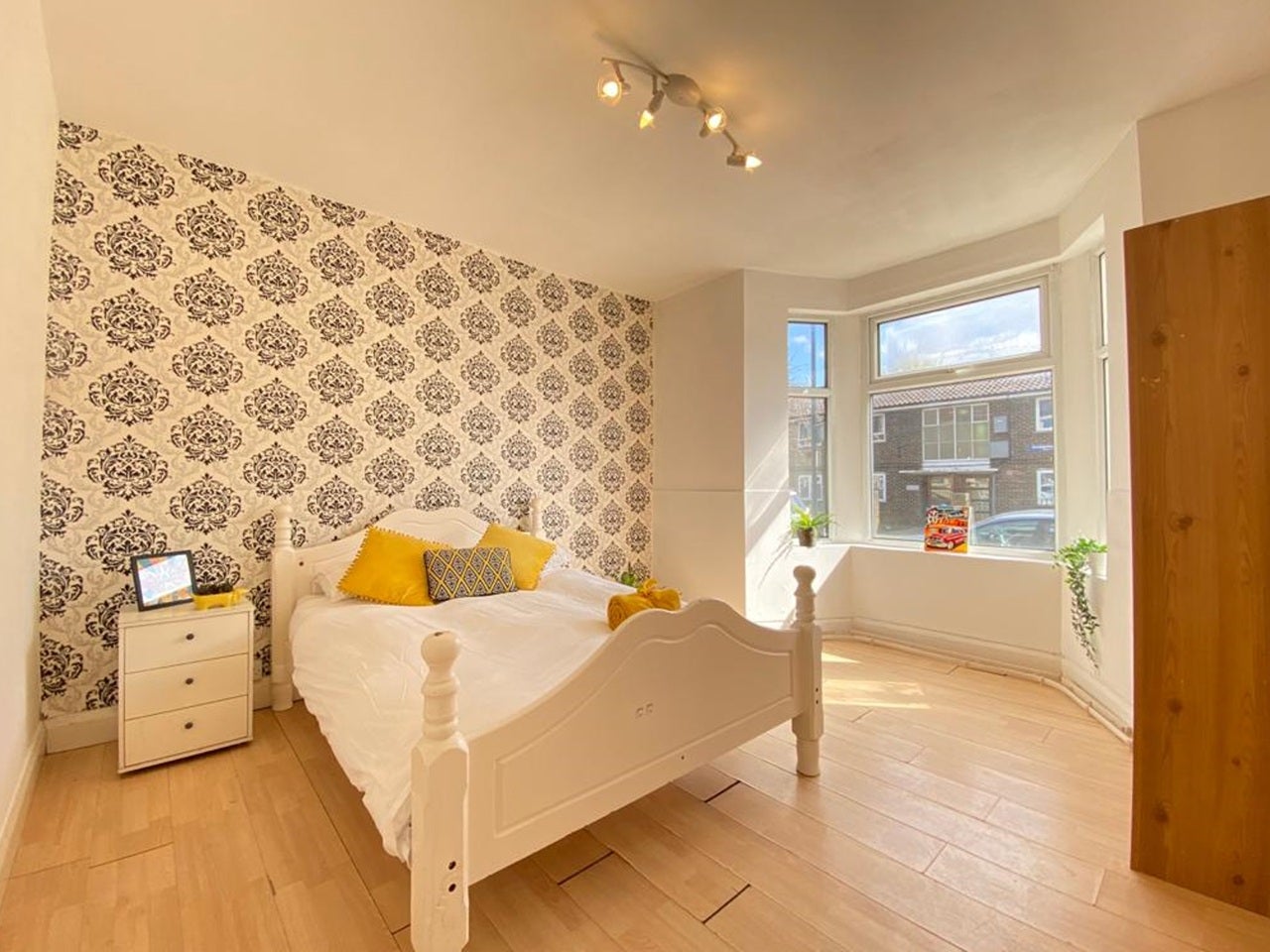 Room Embleton Road in Greater London