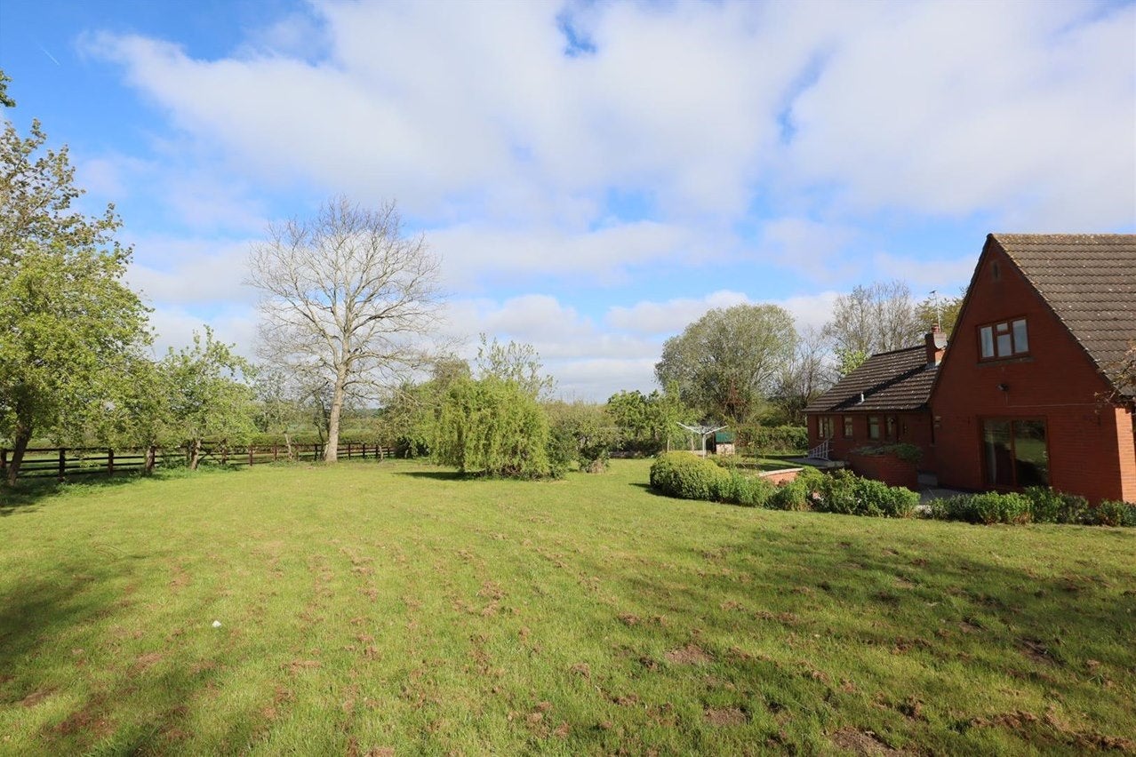 House Gretton Road in Harringworth