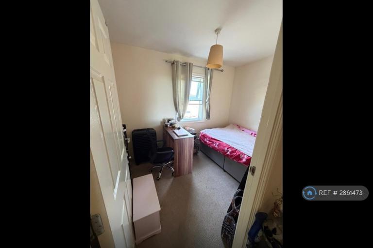 Flat Whitehall Croft in Leeds