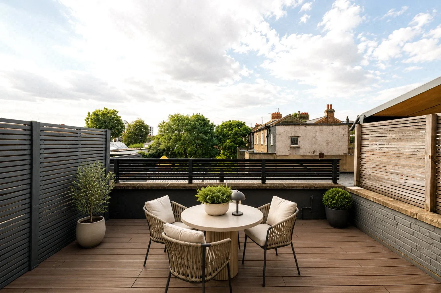 Flat Portobello Road in Greater London