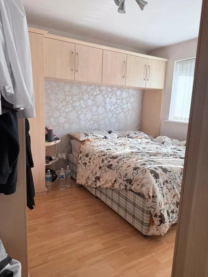 Room Footpath 32 in Greater London
