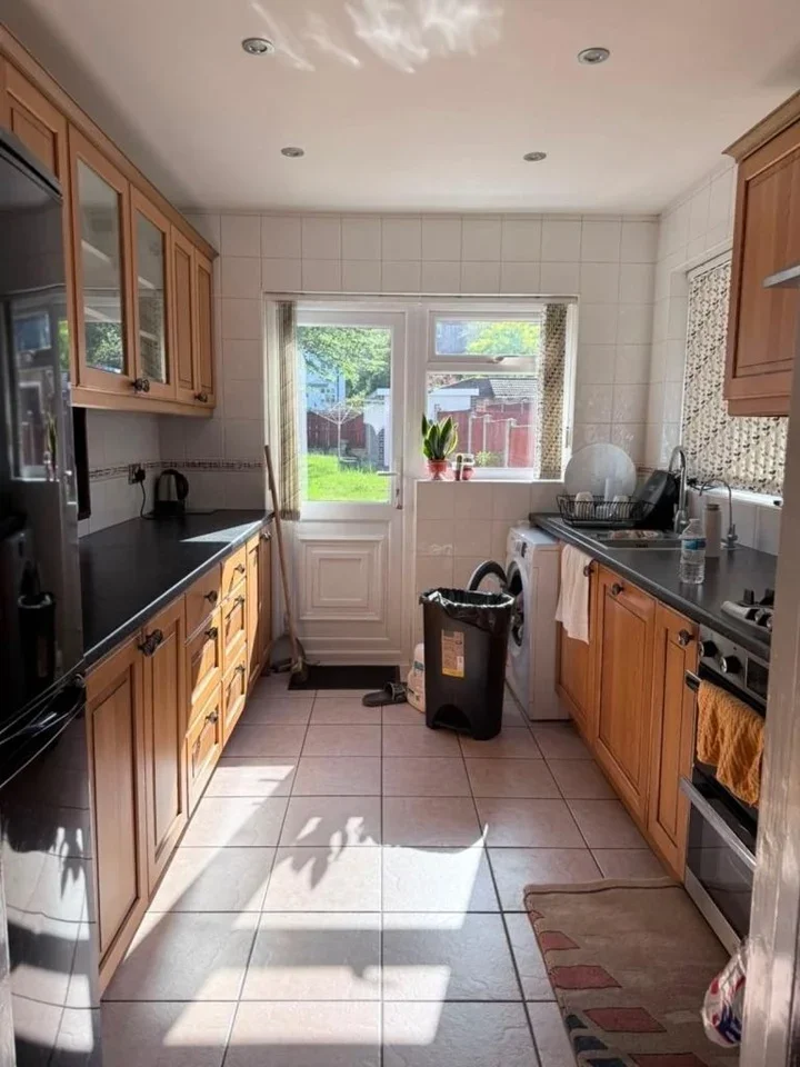 Room Footpath 32 in Greater London