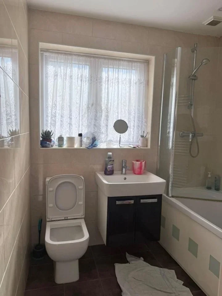 Room Footpath 32 in Greater London